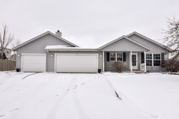 10827 S Shepard Ave, Oak Creek, WI 53154-7068