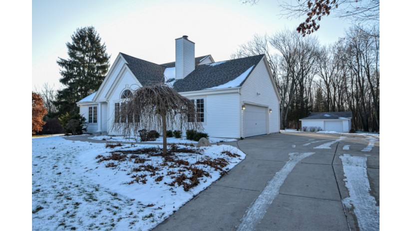 4015 5 Mile Rd Caledonia, WI 53402 by Shorewest Realtors $330,000