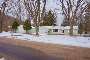 W3070 Kreibich Coulee Rd, Greenfield, WI 54623-9520