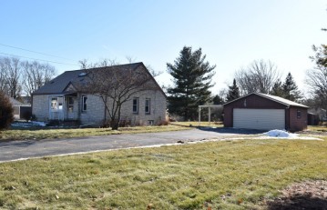 12519 W Honey Ln, New Berlin, WI 53151-2646