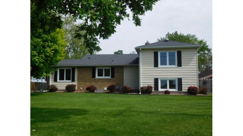 1414 15th Ave Union Grove, WI 53182 by Jeff Braun Realty, LLC $224,900