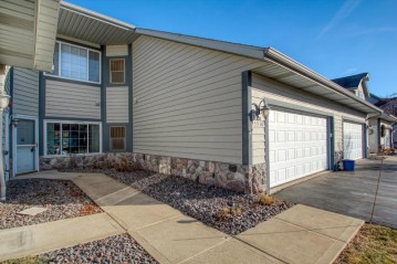 5310 S Hidden Dr, Greenfield, WI 53221-3240