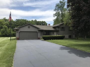 W7685 Stacey Ln, Whitewater, WI 53190