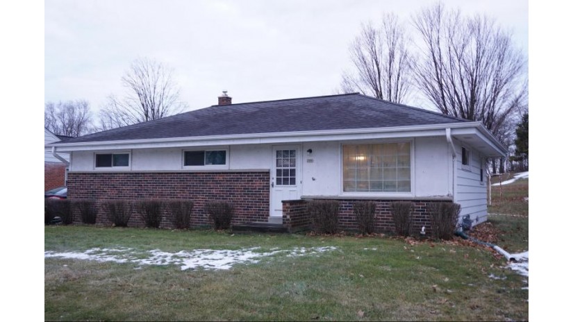201 W Linden St Saukville, WI 53080 by Berkshire Hathaway HomeServices Metro Realty $159,900