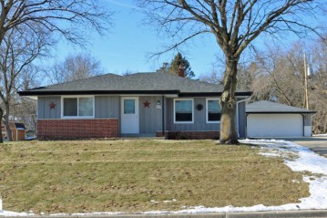 W238N6201 Park Ct, Sussex, WI 53089-3711