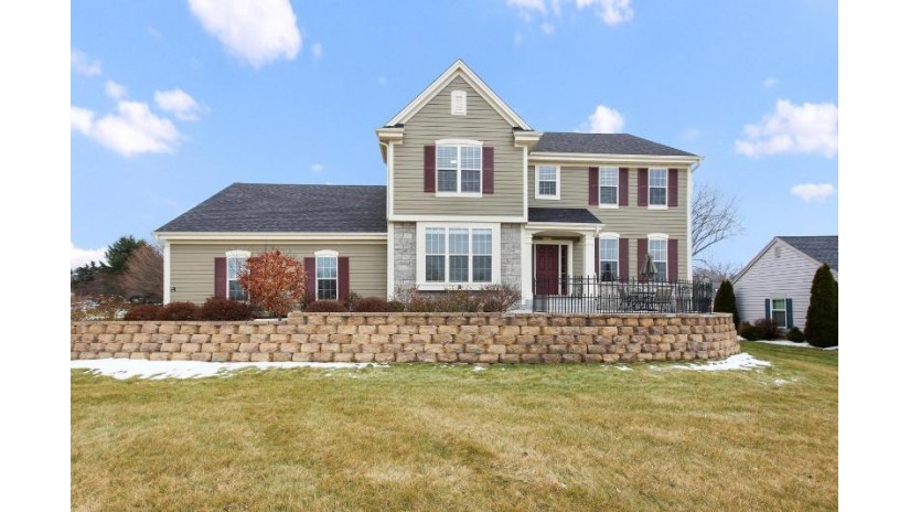 20720 Brook Park Dr Brookfield, WI 53045 by Coldwell Banker Realty $525,000