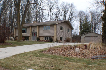 1012 Whittier Ave, Howards Grove, WI 53083-1342