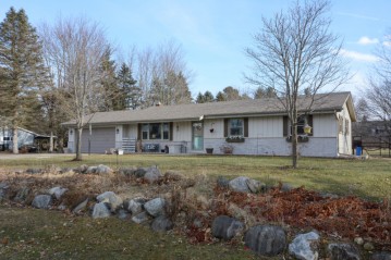 302 N Fairview Ave, North Prairie, WI 53153-9716