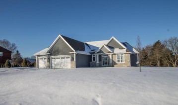 N95W25736 Sennott Dr, Lisbon, WI 53017-9662