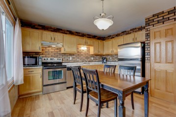 N115W16529 Abbey Ct, Germantown, WI 53022-3315