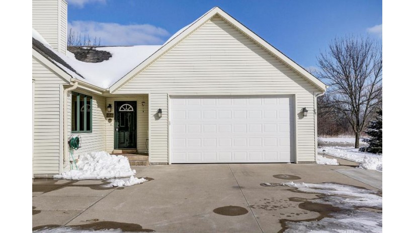 N13W6846 Pheasant Ct Cedarburg, WI 53012 by Redfin Corporation $313,700