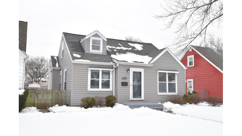 1127 S 114th St West Allis, WI 53214 by Shorewest Realtors $162,900