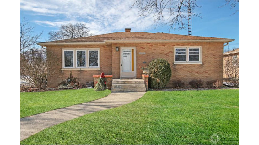 3726 17th Ave Kenosha, WI 53140 by Berkshire Hathaway Home Services Epic Real Estate $214,900