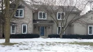 20585 Dexter Ct, Brookfield, WI 53045-1815