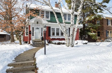 1833 Underwood Ave, Wauwatosa, WI 53213-2235