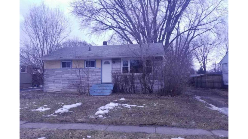 1507 Kingsley Drive Machesney Park, IL 61115 by Pioneer Real Estate Services $34,900