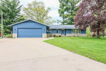 138 Shadow Lake Drive, Waupaca, WI 54981