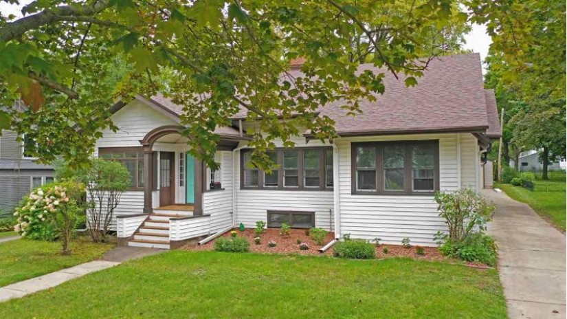 87 N Main Street Clintonville, WI 54929 by Keller Williams Fox Cities $159,900