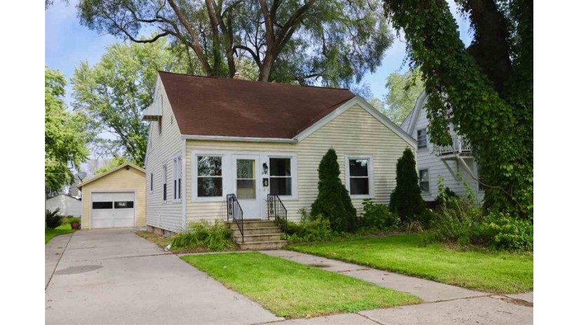 1645 Preble Avenue Green Bay, WI 54302 by Shorewest Realtors $125,000