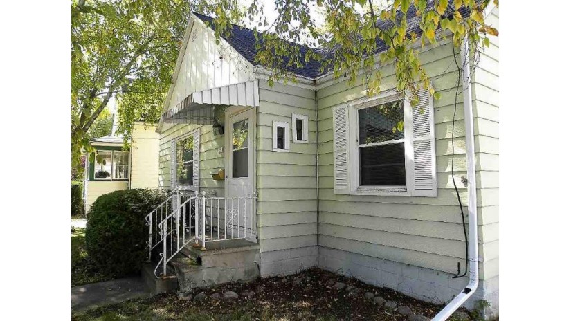 1511 Western Street Oshkosh, WI 54901 by Re/Max On The Water $114,900