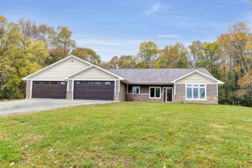 2200 Sampson Road, Little Suamico, WI 54141