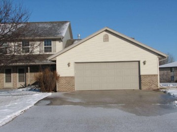 844 Highland Park Road, Fox Crossing, WI 54956