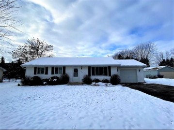 305 S Spruce Street, Hortonville, WI 54944