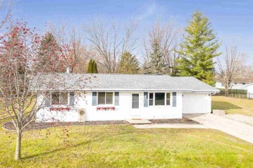 633 Pine Street, Pulaski, WI 54162-9254