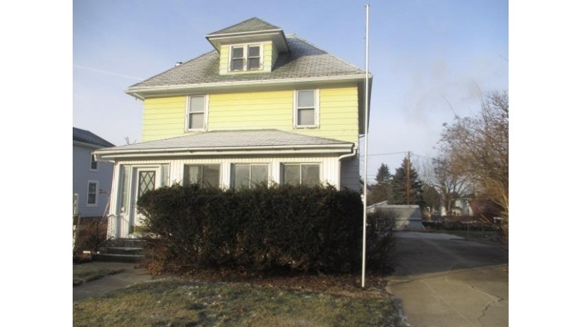 506 Morse Street Waupun, WI 53963 by RE/MAX Heritage $64,800