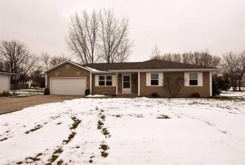 738 Konnor Court, Omro, WI 54963