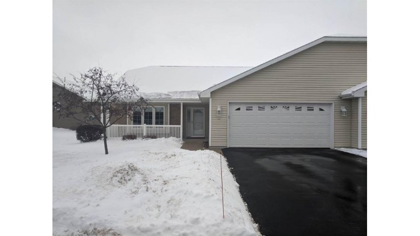 28 Yorkshire Drive Fond Du Lac, WI 54935 by Roberts Homes And Real Estate $279,900