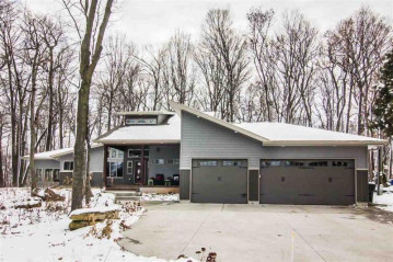 2831 Winnegamie Drive, Clayton, WI 54914