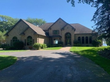 4252 S Shady Lane, Black Wolf, WI 54902-7427