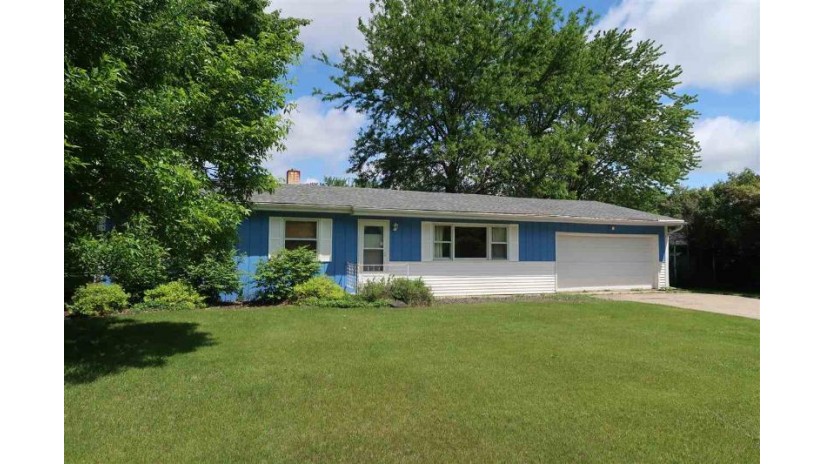 W3780 Beyers Cove Rd Princeton, WI 54968 by Adashun Jones Real Estate $275,000