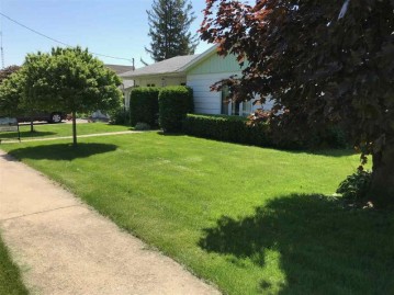 407 E Harriet St, Darlington, WI 53530