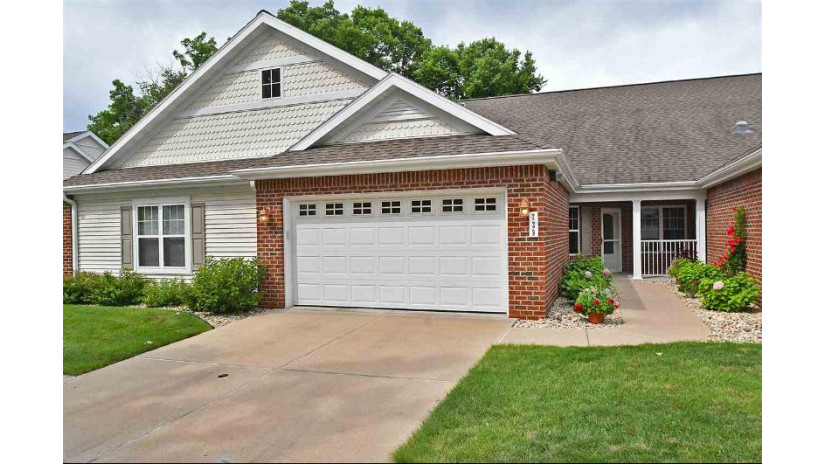 729 Risley Oak Ct Prairie Du Sac, WI 53578 by First Weber Inc $294,900