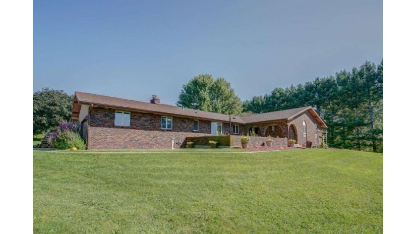4870 Town Hall Dr Sun Prairie, WI 53527 by Century 21 Affiliated $419,900