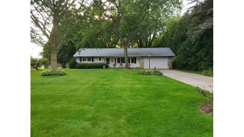 5531 Sunset Tr Westport, WI 53597 by Inventure Realty Group, Inc $400,000