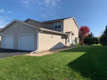 1346 Silver Dr, Baraboo, WI 53913