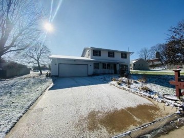 102 Lien Ct, Blanchardville, WI 53516