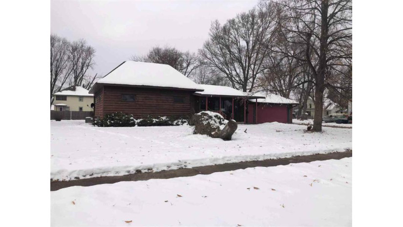 630 10th Ave S Wisconsin Rapids, WI 54495 by Coldwell Banker Advantage Llc $55,000