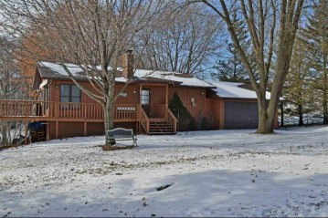 E2579 Leider Ln, La Valle, WI 53941