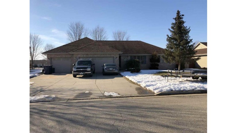 2715 Cumberland Dr Janesville, WI 53546 by Ben Rein Realty $337,000