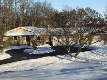 N6646 Fawn Cir, Pacific, WI 53954