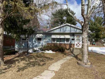 1506 Drewry Ln, Madison, WI 53704-2104