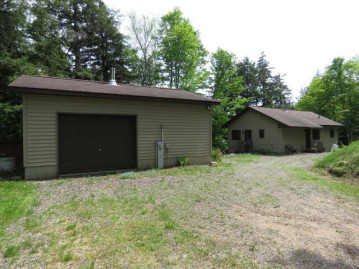 6308 Beatons Lake Rd, Watersmeet, MI 49969