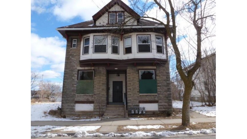 2412 N 36th St Milwaukee, WI 53210 by Century 21 Affiliated - Delafield $11,600