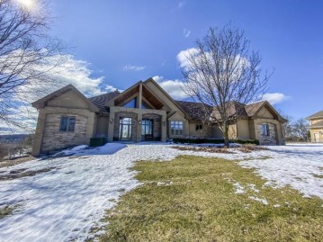 119 Legend Way, Wales, WI 53183-9539