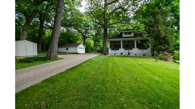 2813 Borg Rd Delavan, WI 53115 by Shorewest Realtors $265,000