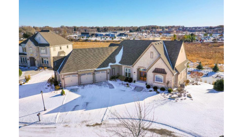 19075 Chapel Hill Dr Brookfield, WI 53045 by First Weber Inc - Brookfield $799,000